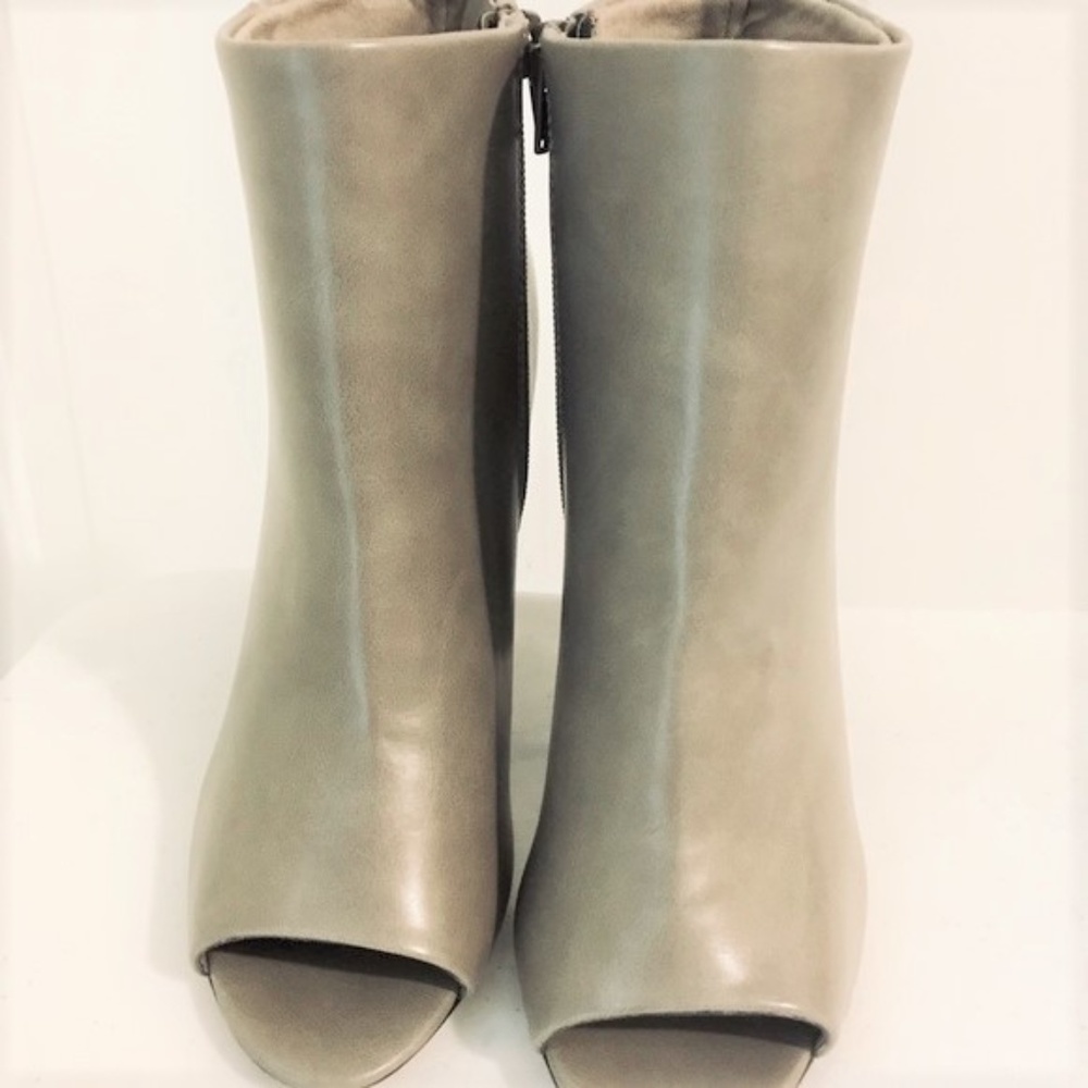 ❤️1 LEFT ‼️ NEW! TAUPE PEEP TOE ANKLE BOOTIES - Picture 4 of 5
